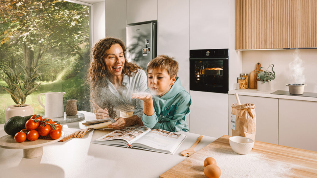 Autumn cooking with Gorenje oven, seasonal ingredients, homemade meals and smart features for easier everyday baking and cosy family moments.